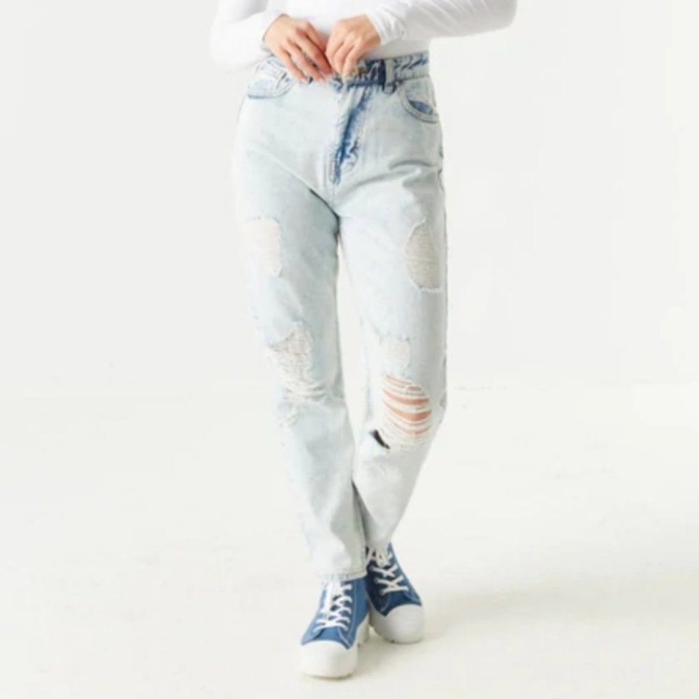 Urban Planet Refuge Denim Vintage High Rise Distressed Light Wash Mom Jeans